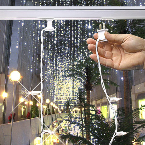 (35) Bulbs - (1) Curtain Strand Image