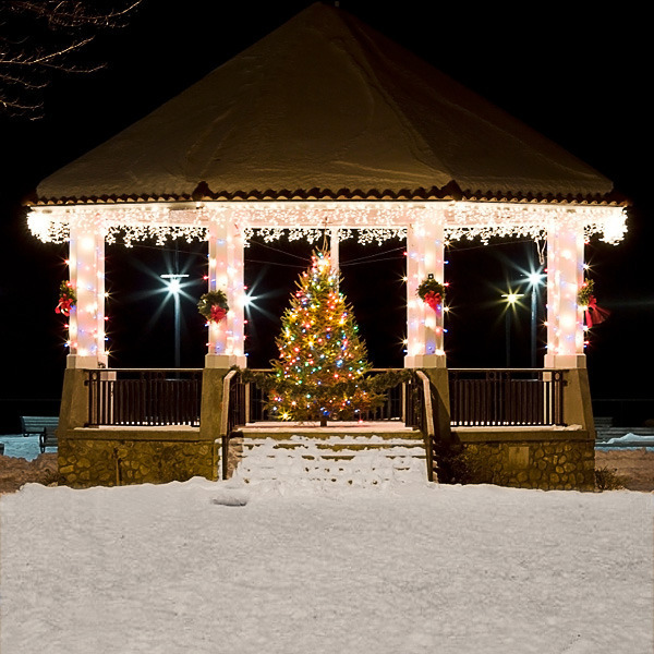 8 ft. Icicle Stringer - (70) LED Mini Lights - Pure White - White Wire Image